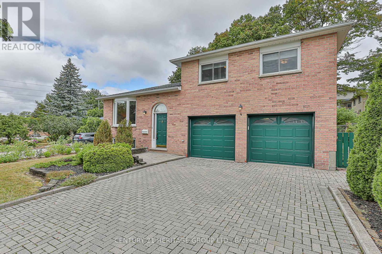 4 Beckett Ave, East Gwillimbury, ON L9N 1E6
