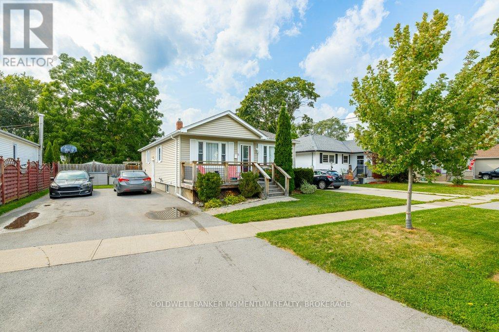 13 Duncan Dr, St. Catharines, ON L2N 3N8