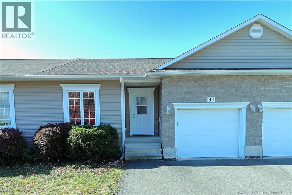 90 Valcour Dr, Fredericton, NB E3C 0H6