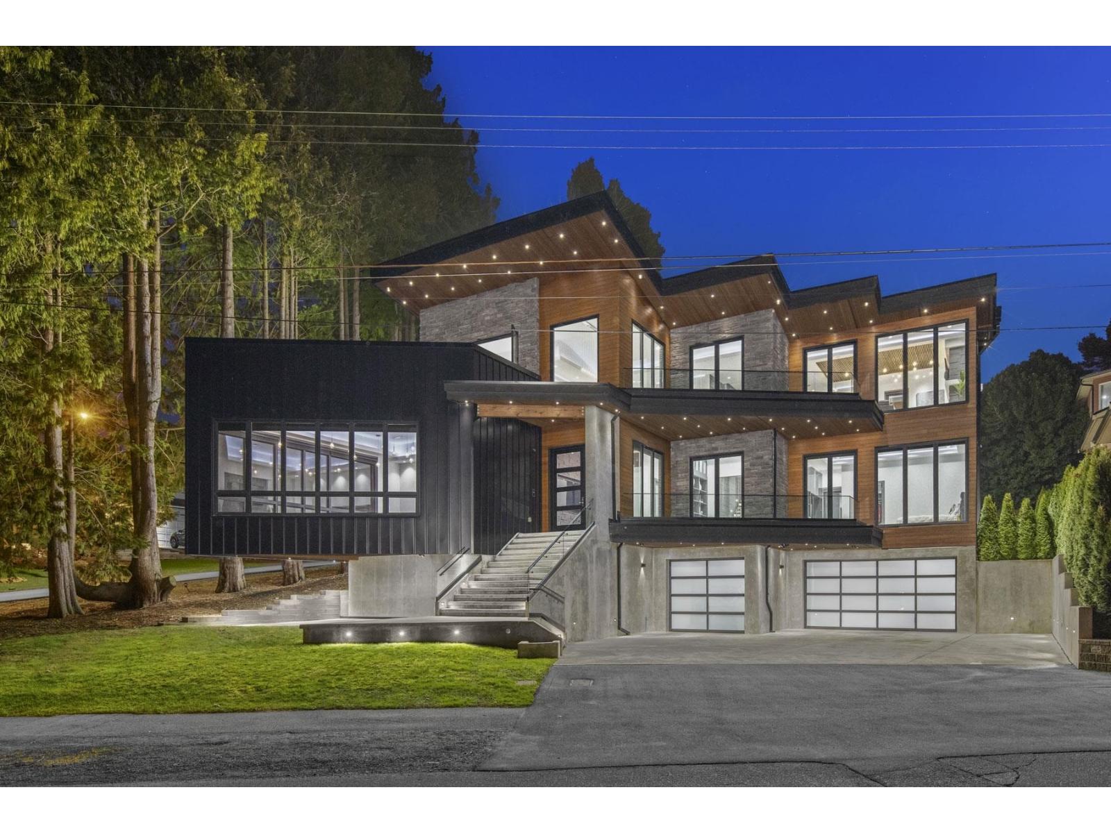 1794 Ocean Park Rd, Surrey, BC V4A 3L9