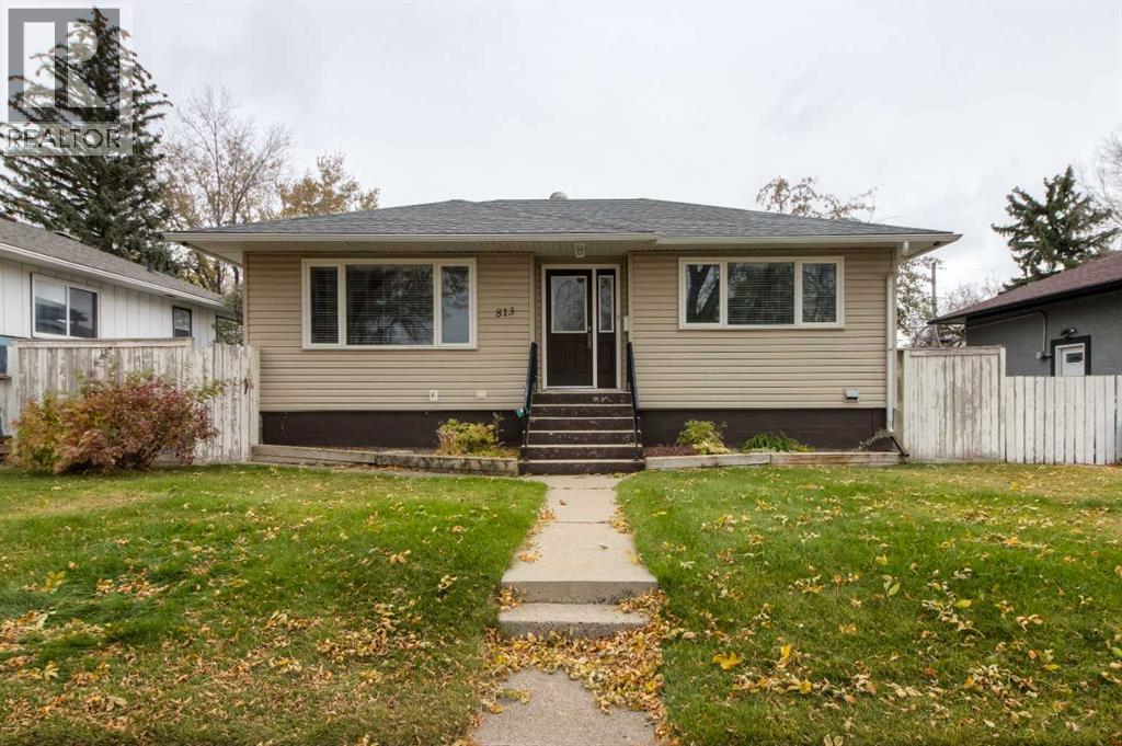 813 Stafford Dr N, Lethbridge, AB T1H 2B4