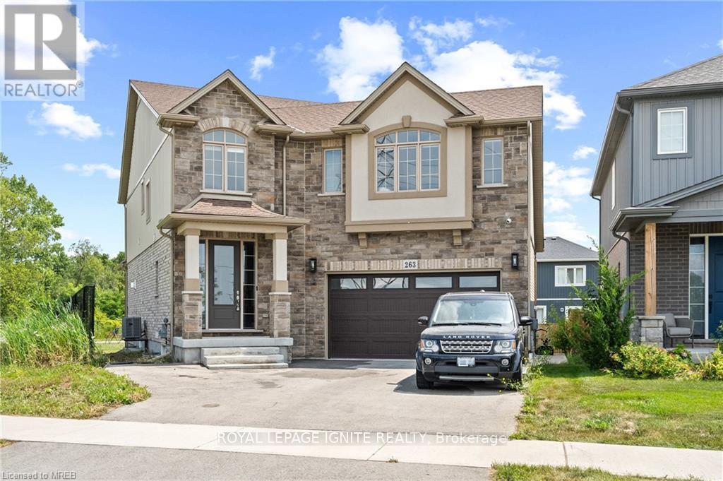 263 Memorial Park Dr, Welland, ON L3B 1A5