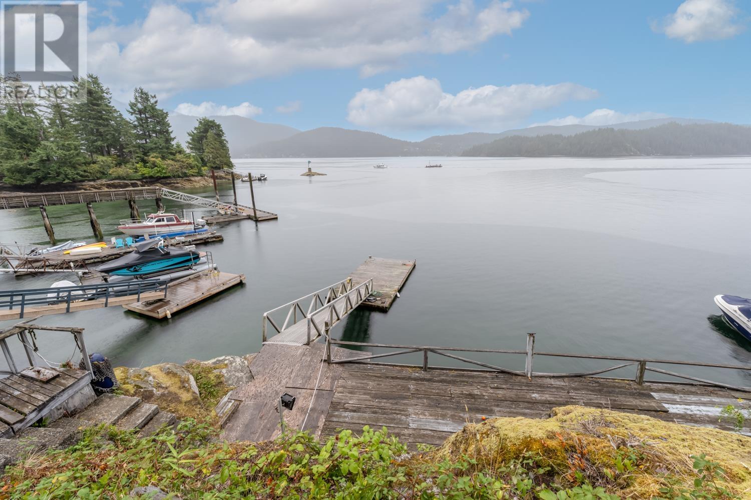 5559 Indian River Dr, North Vancouver, BC V7G 2T7