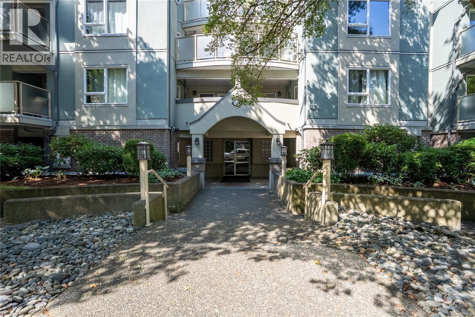 2710 Grosvenor Rd Unit 101 Rd, Victoria, BC V8T 3M9