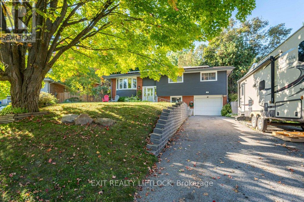 39 Beechwood Dr Ward 2 Dr, Peterborough, ON K9J 1M2