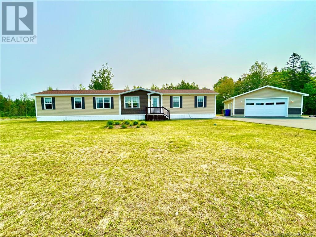 6 Donat St, Saint-Isidore, NB E8M 0A5