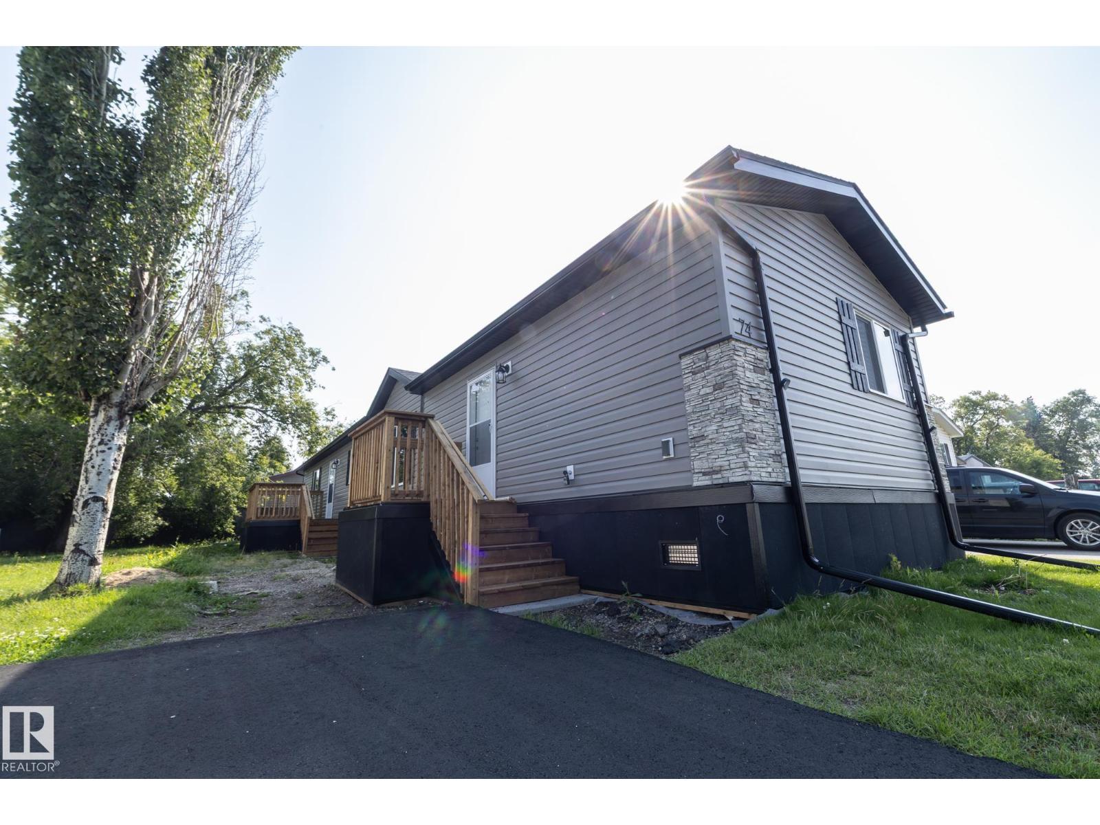 74 Willow Park Es, Leduc, AB T9E 5R5
