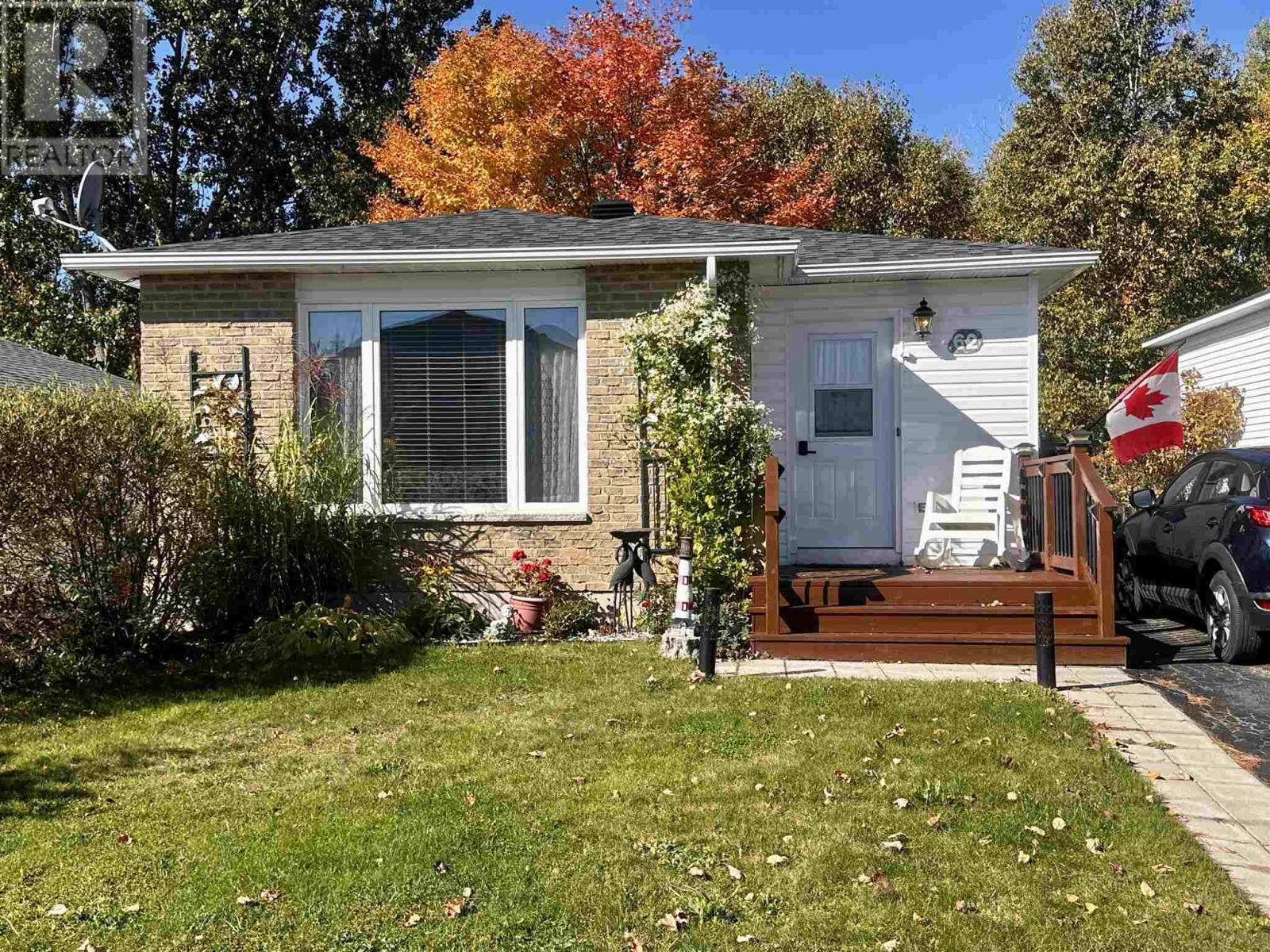 62 Taylor Blvd, Elliot Lake, ON P5A 3H8