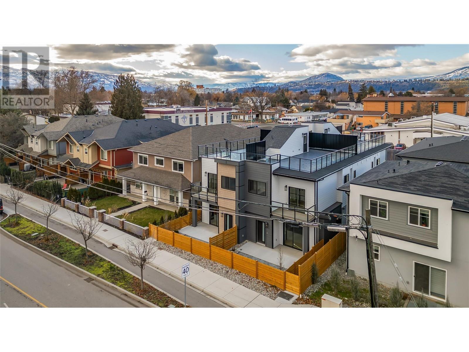 1916 Ethel Street Unit 2, Kelowna, BC V1Y 2Z5