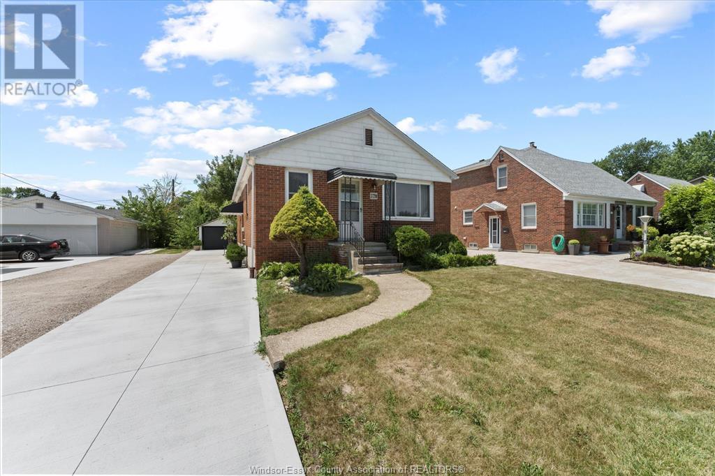 379 Lauzon Rd, Windsor, ON N8S 3M1