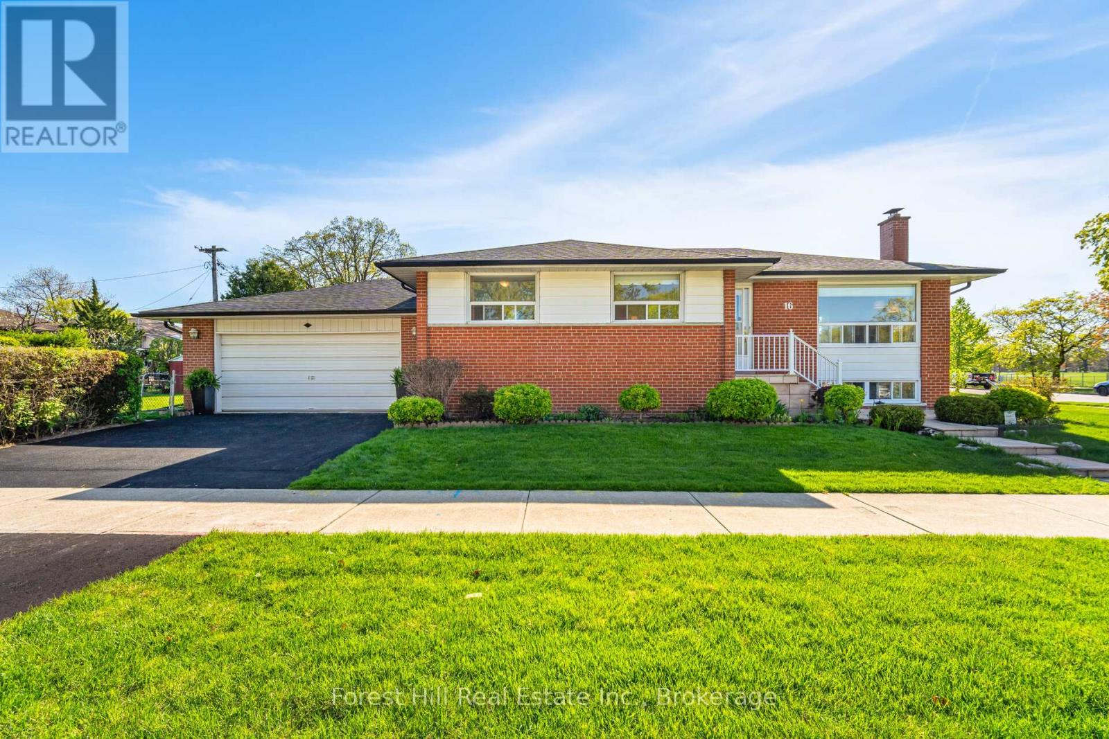 16 Bethwin Pl, Toronto, ON M9R 2C4