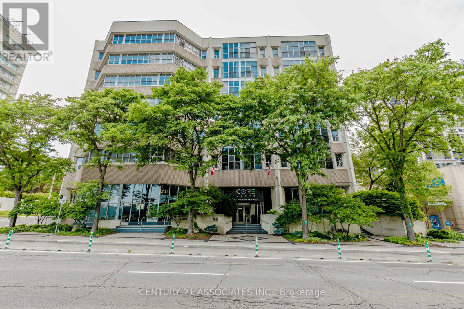 107 66 Bay St S, Hamilton, ON L8P 4Z6