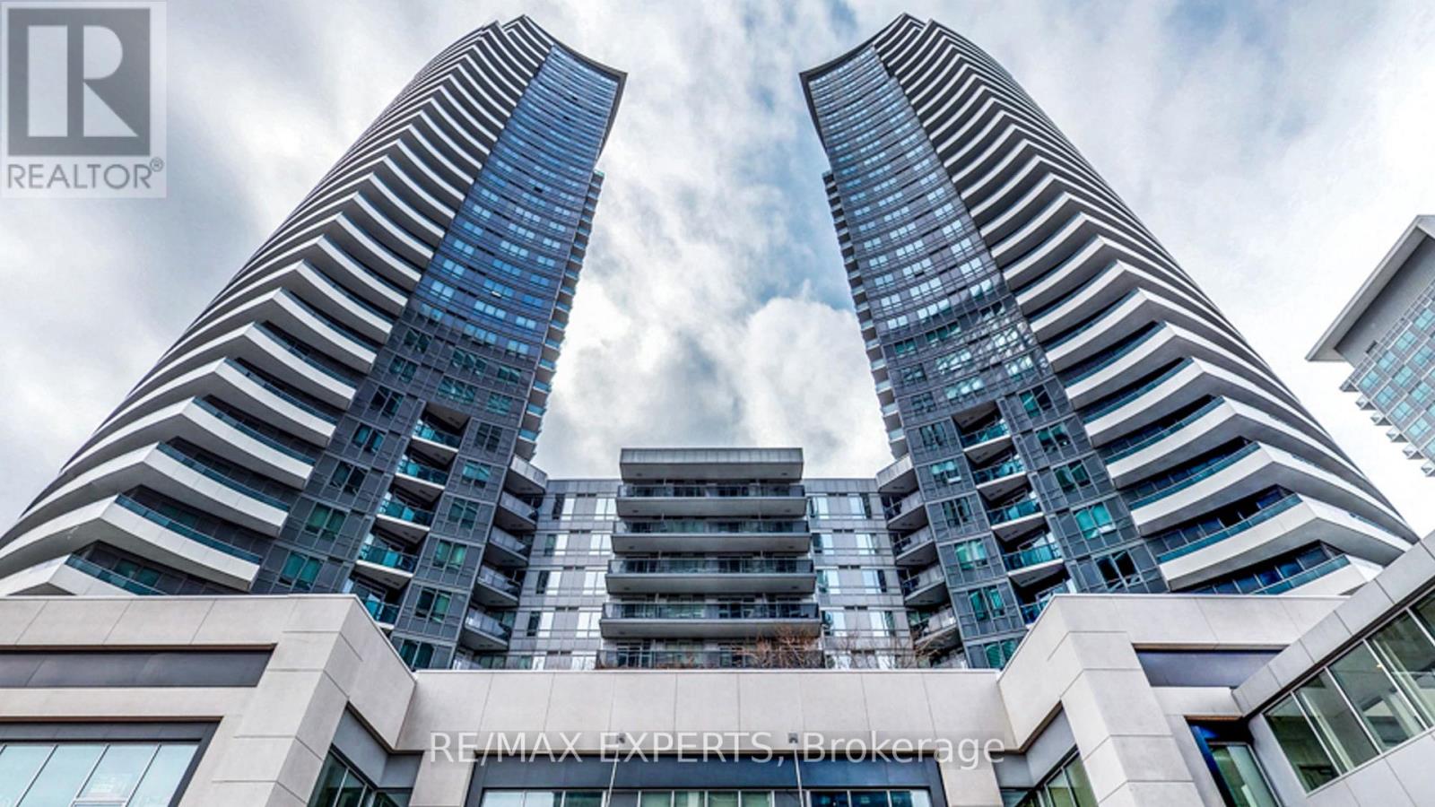 2433 7161 Yonge St, Markham, ON L3T 0C8