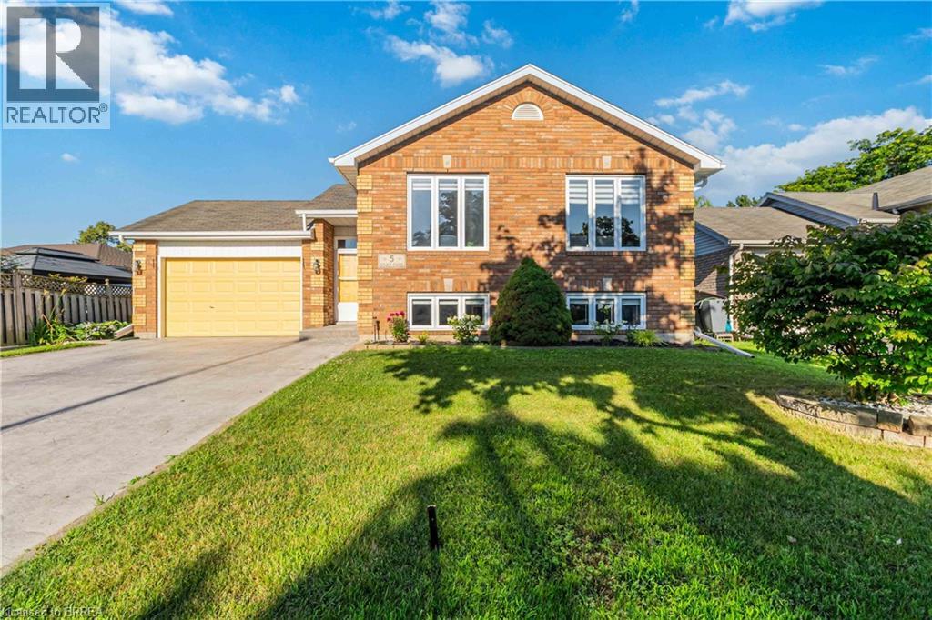 5 Cork Cres, Brantford, ON N3V 1E3