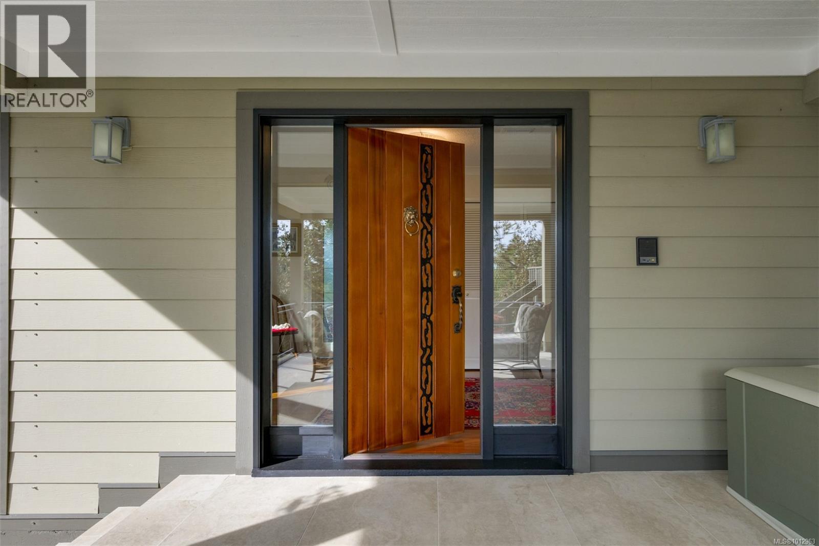 4801 Excelsior Rd, Saanich, BC V9E 2E5