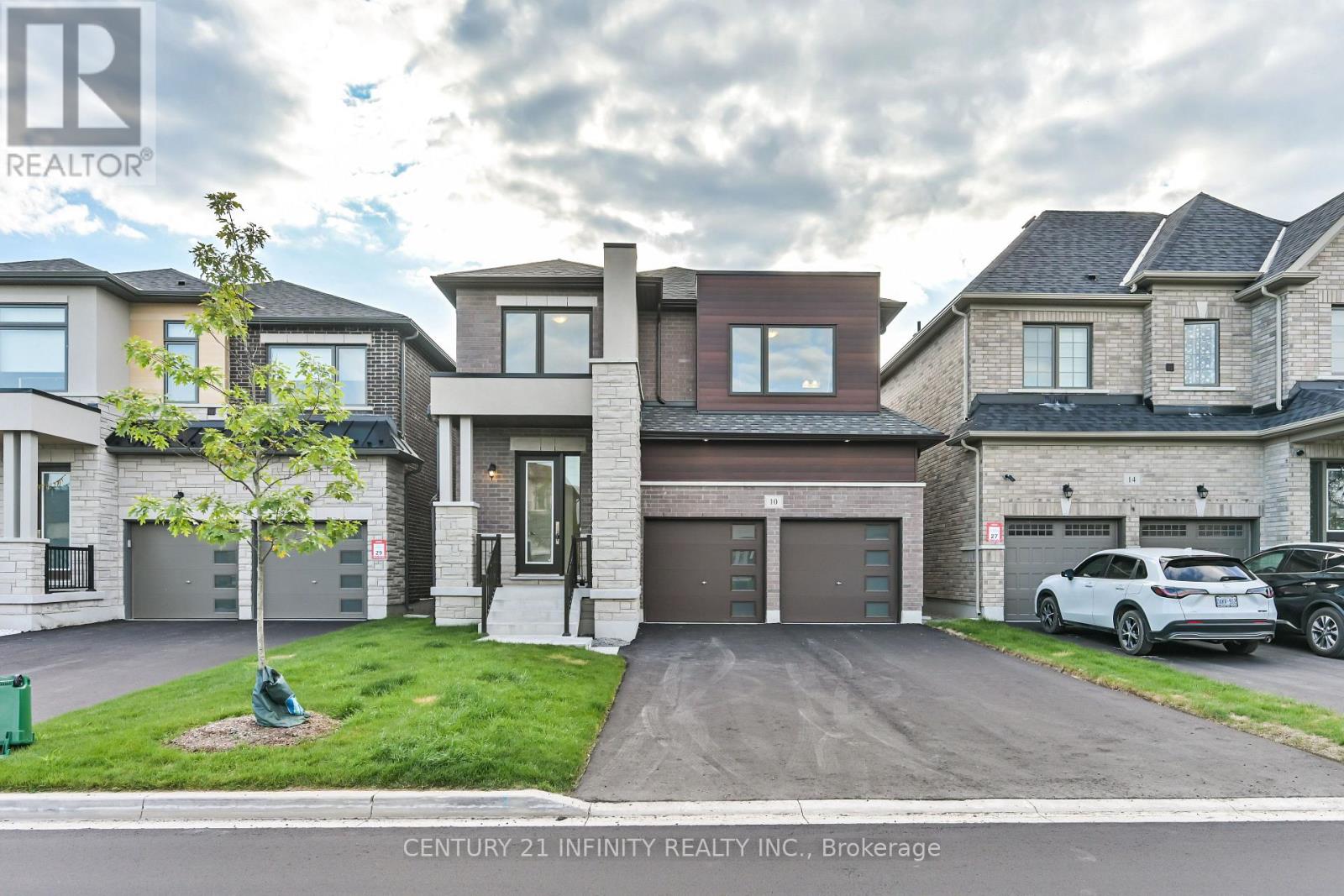 10 Hoad St, Clarington Newcastle, ON L1B 0W1