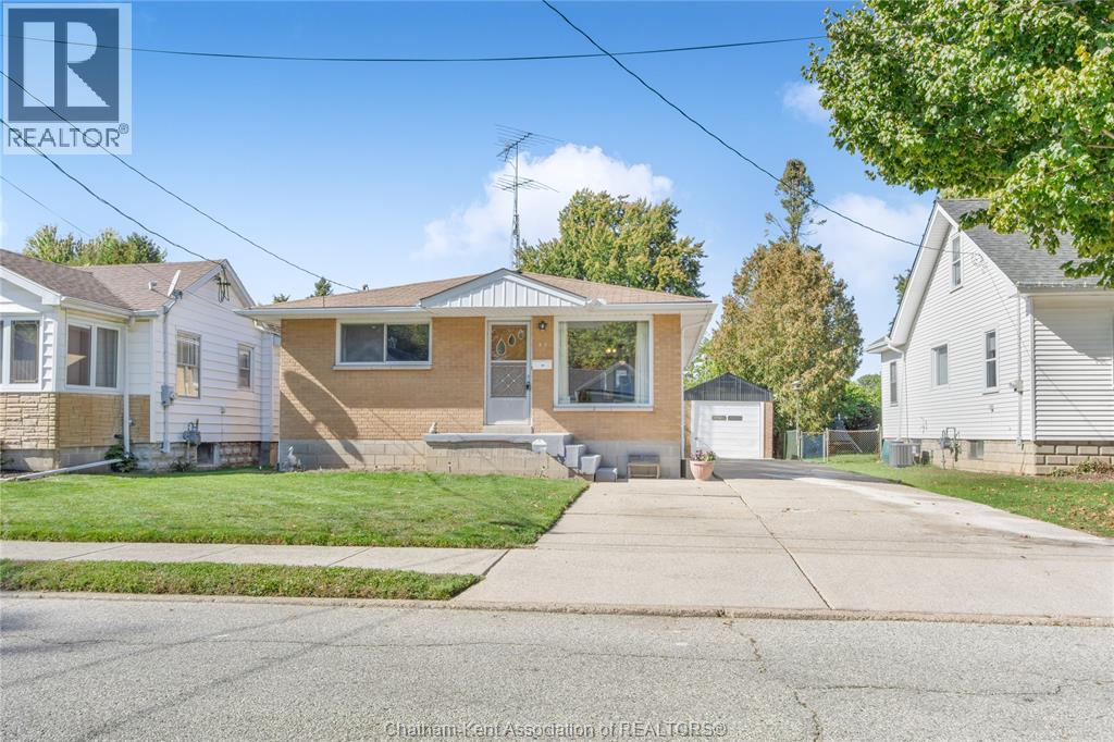55 Wilson Ave, Chatham, ON N7L 1K8