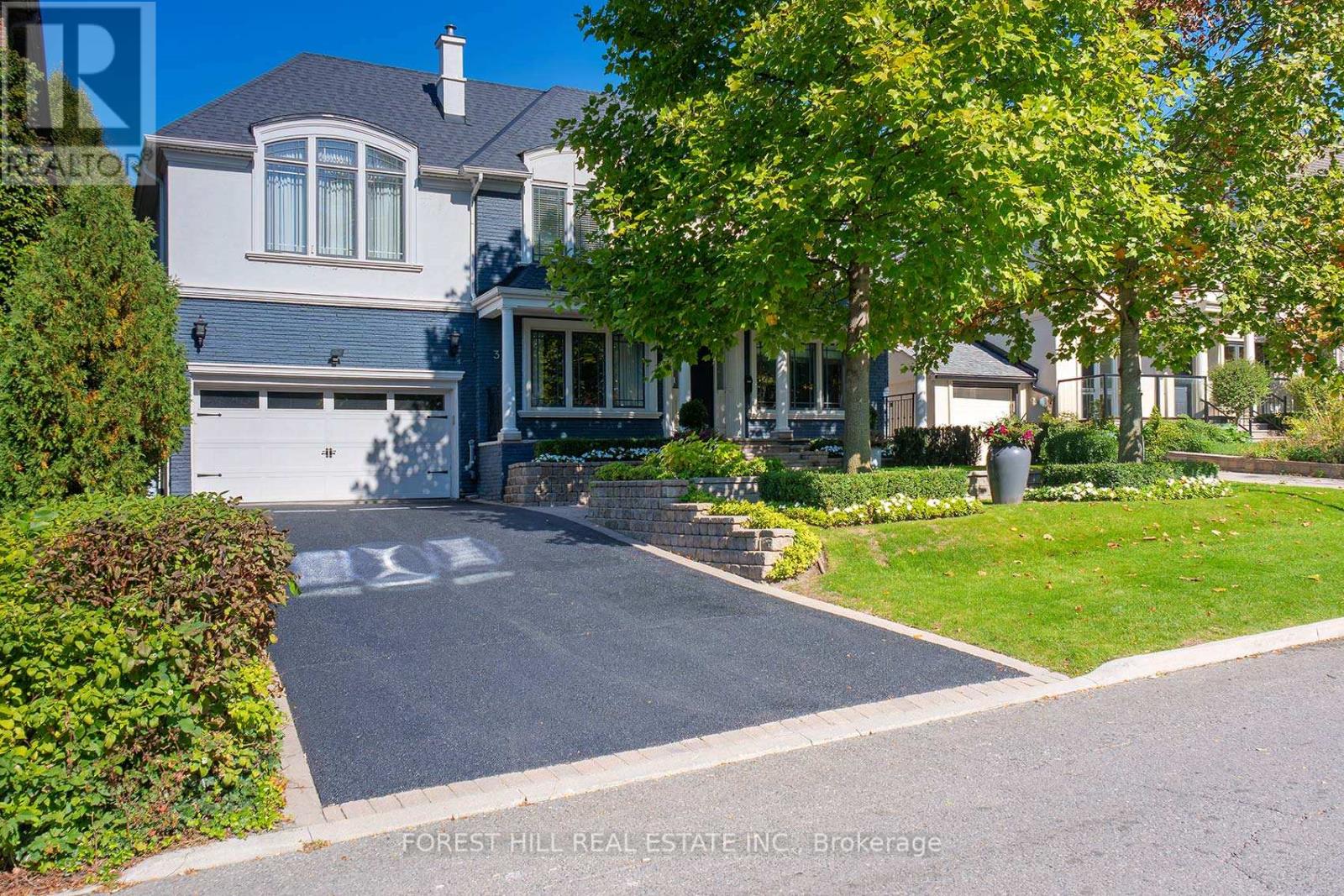 34 Forest Ridge Dr, Toronto, ON M6B 1H3