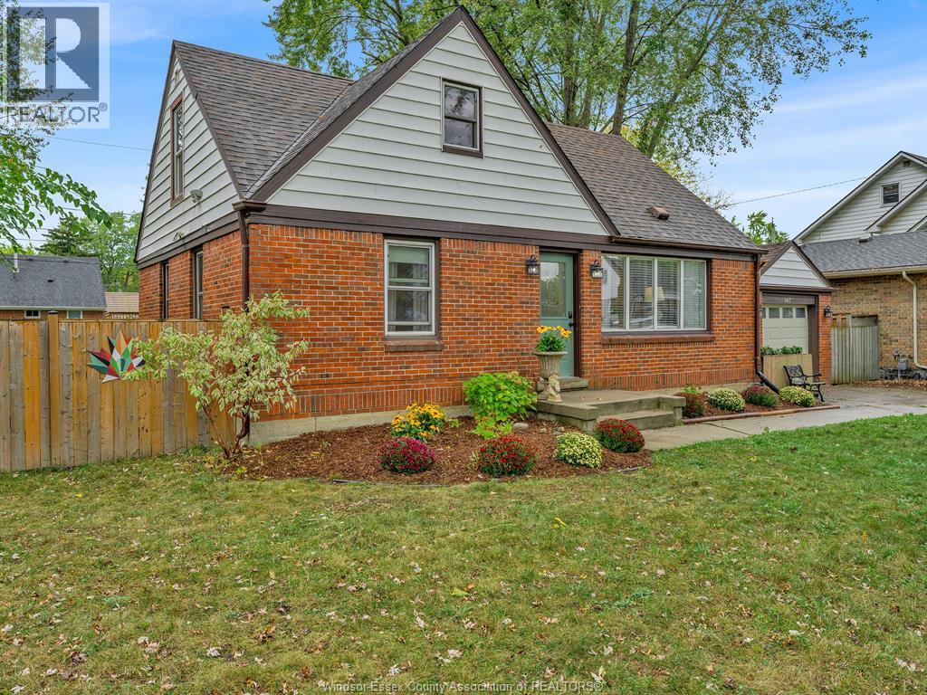 967 Edward, Windsor, ON N8S 2Z7