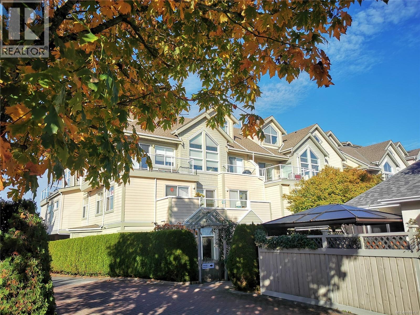 2250 James White Blvd Unit 403 Blvd, Sidney, BC V8L 1Z4
