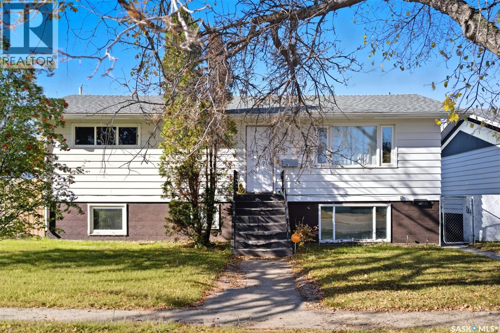 1051 109 Street, North Battleford, SK S9A 2E3
