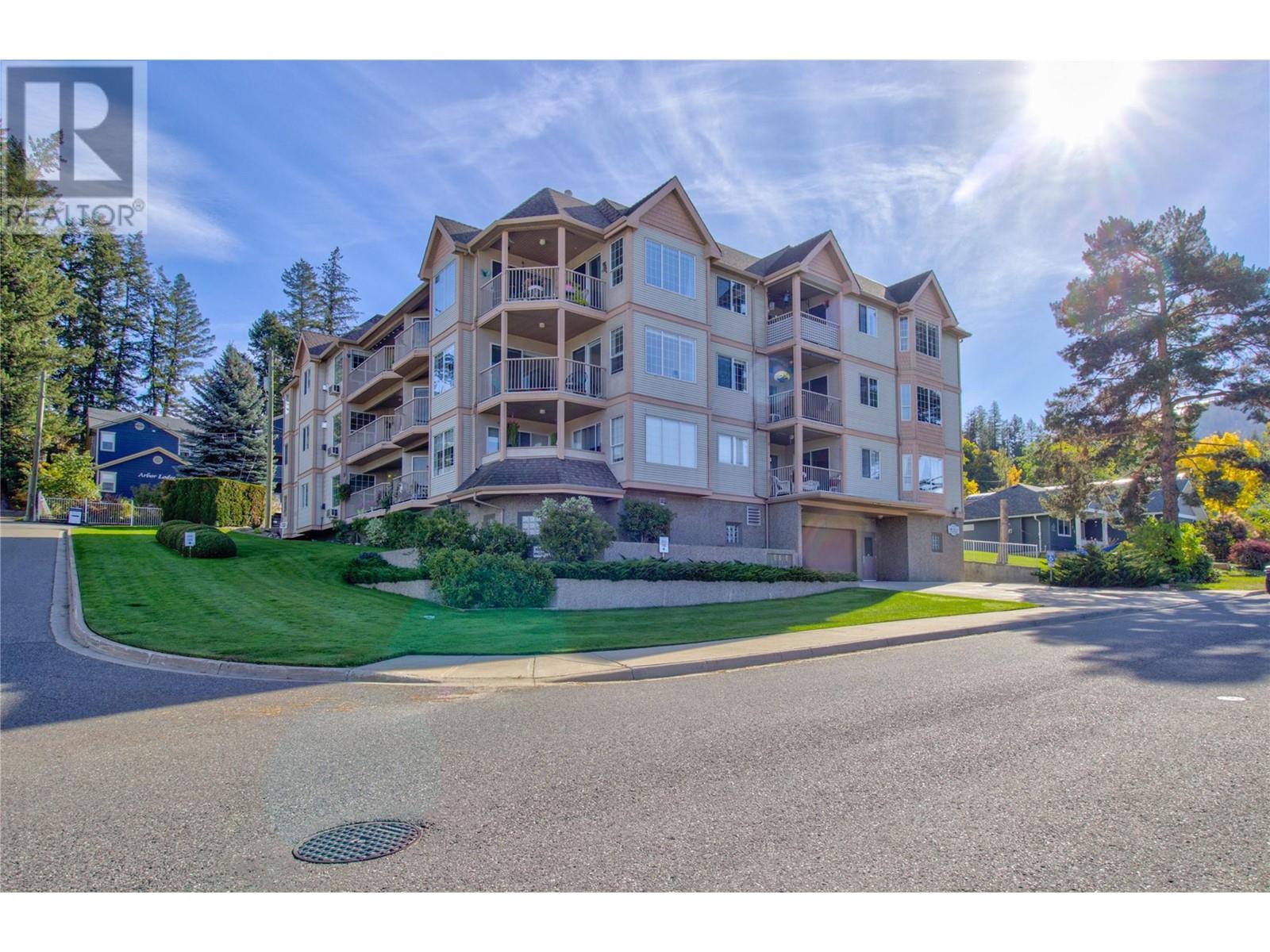 330 7 Street Se Unit 304, Salmon Arm, BC V1E 1S7