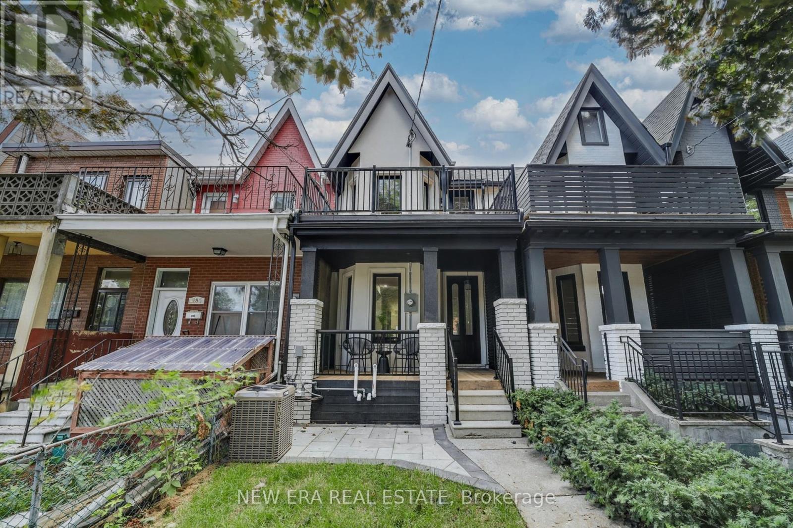 283 Clinton St, Toronto, ON M6G 2Y7