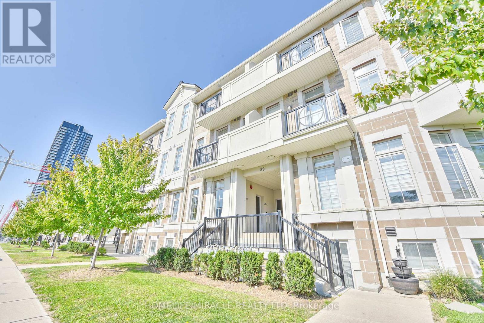 28 89 Armdale Rd, Mississauga Hurontario, ON L4Z 1B1