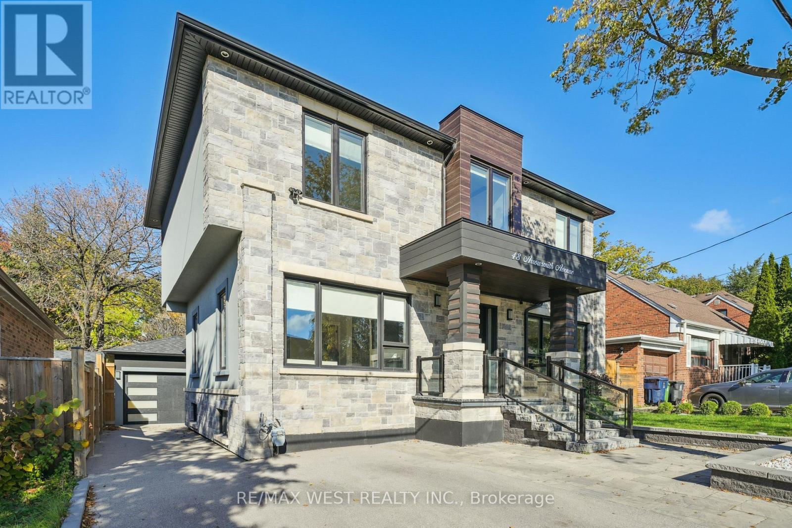 48 Arrowsmith Ave, Toronto, ON M6M 2W7