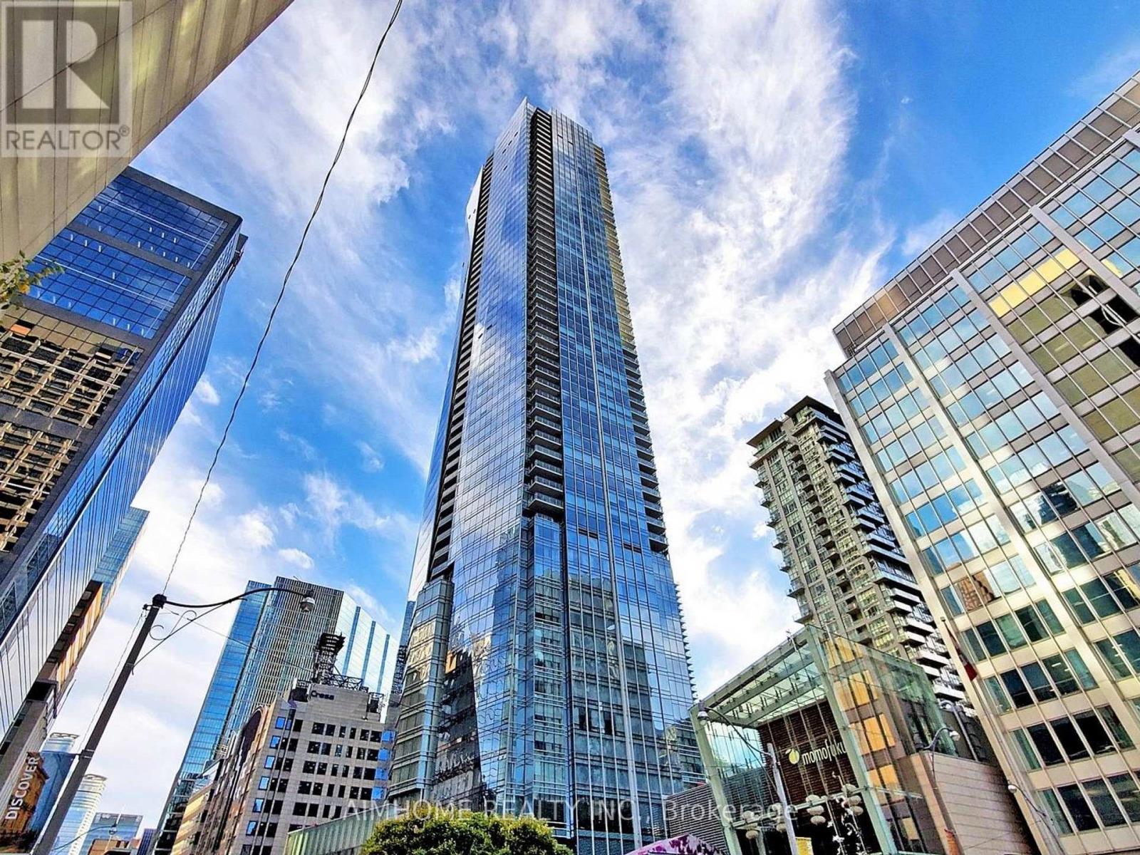 5004 180 University Ave, Toronto, ON M5H 0A2