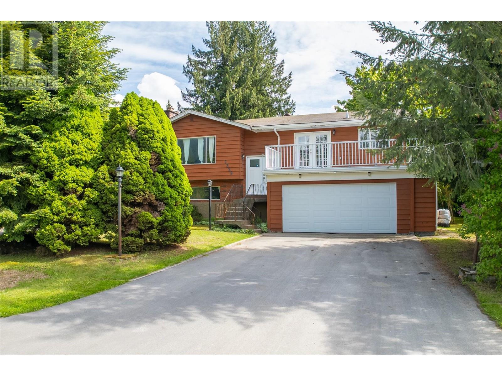 1329 Pratico Rd, Revelstoke, BC V0E 2S1