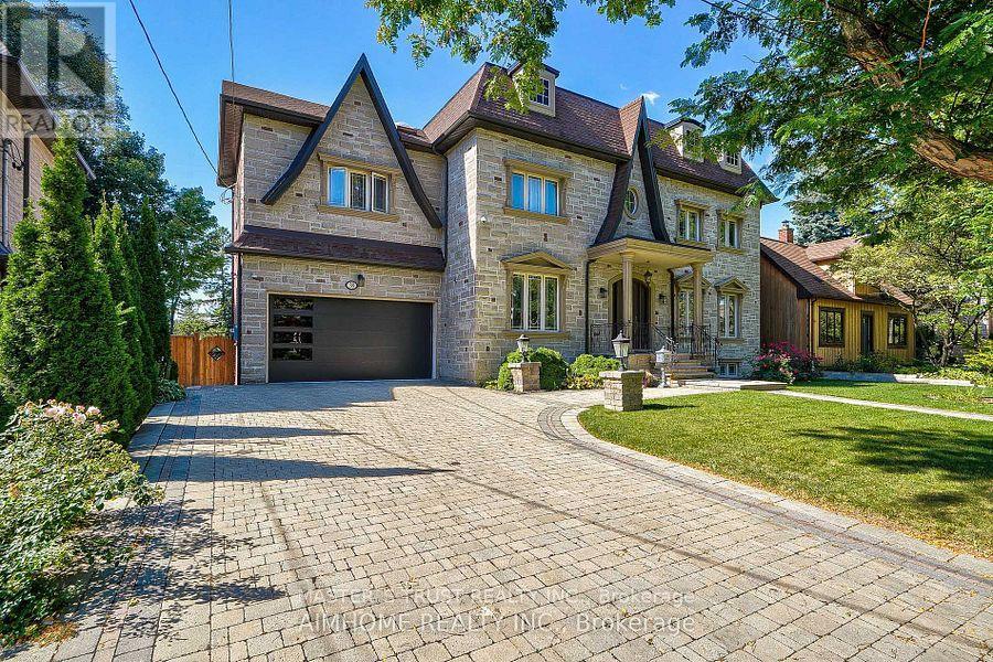38 Pheasant Rd, Toronto Newtonbrook East, ON M2M 3G7