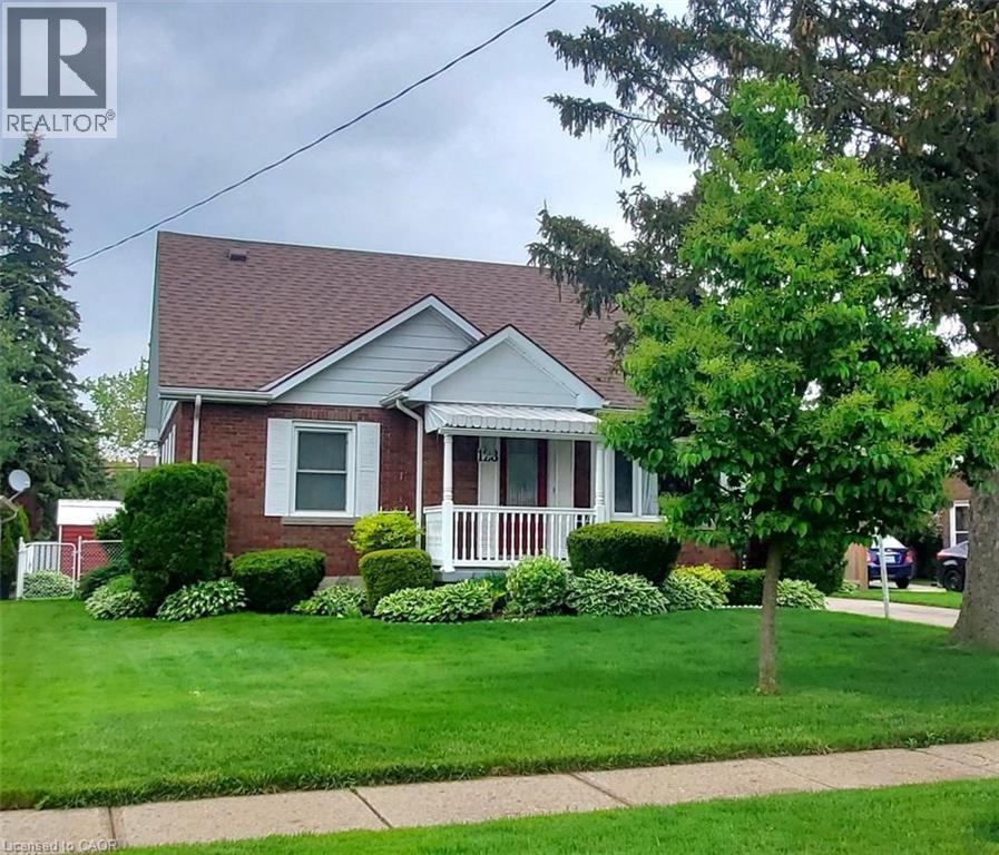 128 Woods St, Stratford, ON N5A 1M4
