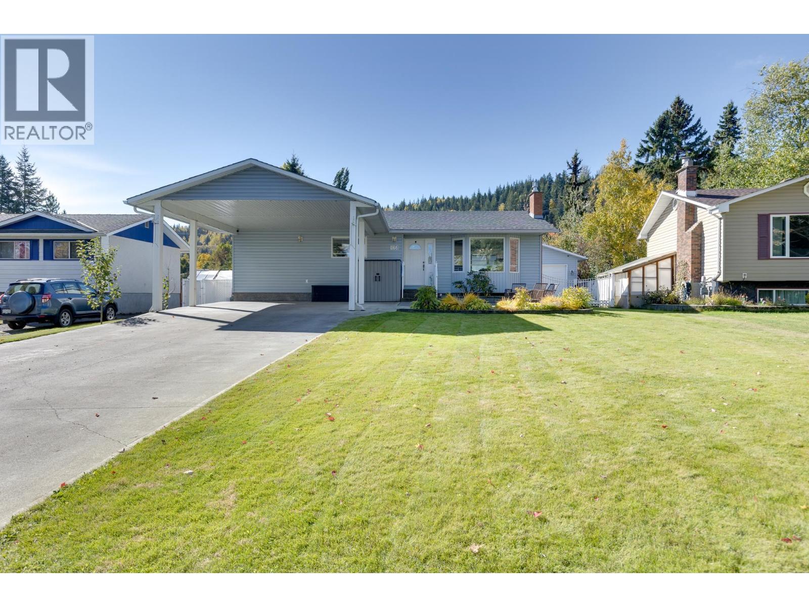 1051 Nelson Cres, Prince George, BC V2M 5A1