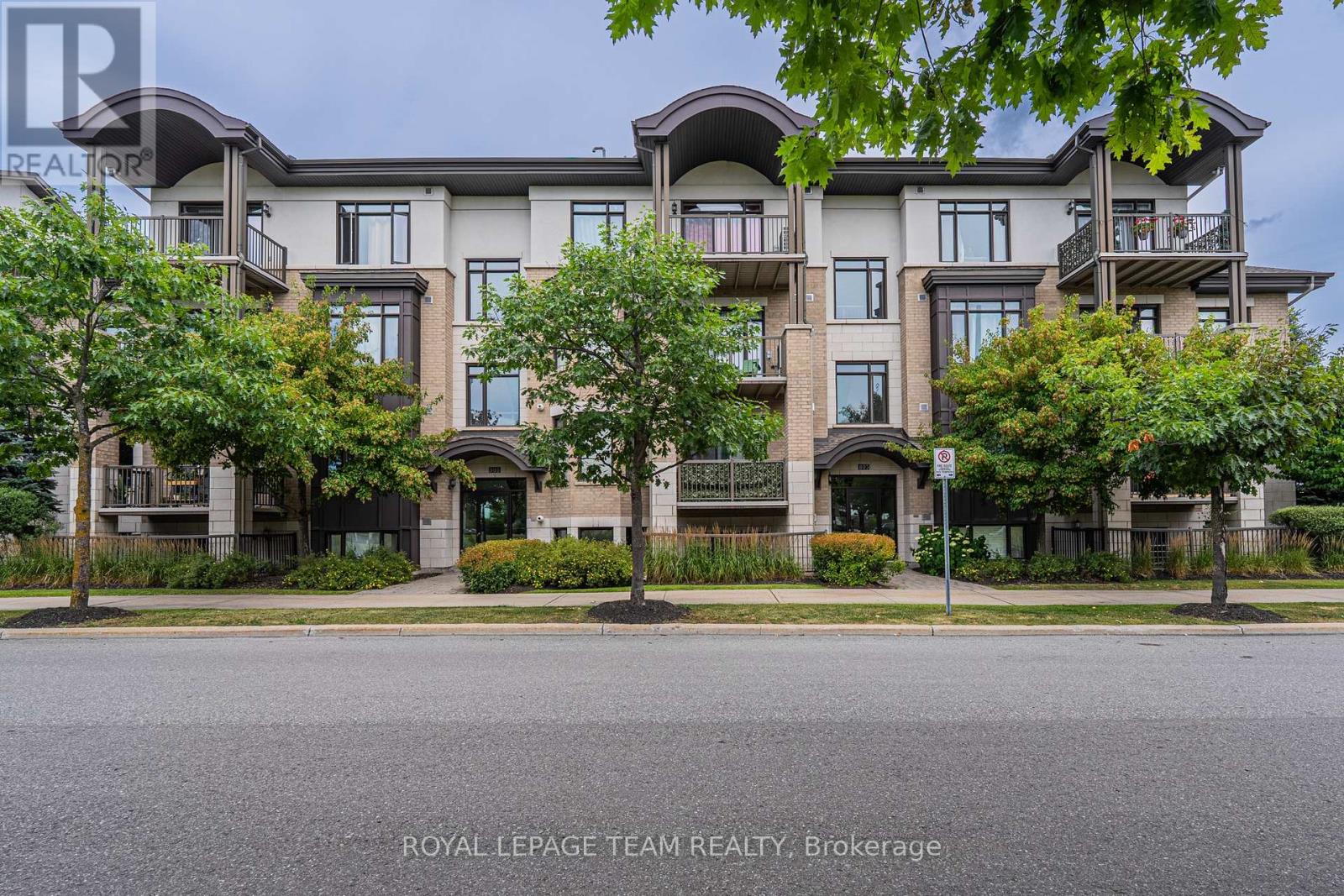 304 805 Beauparc Private, Ottawa, ON K1J 0A2