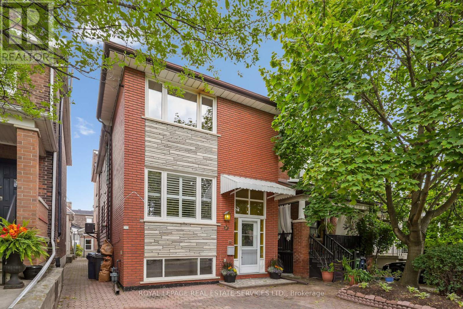 29 Greenlaw Ave, Toronto, ON M6H 3V6