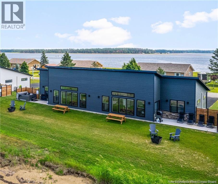 89 York, Richibucto, NB E4W 4K2