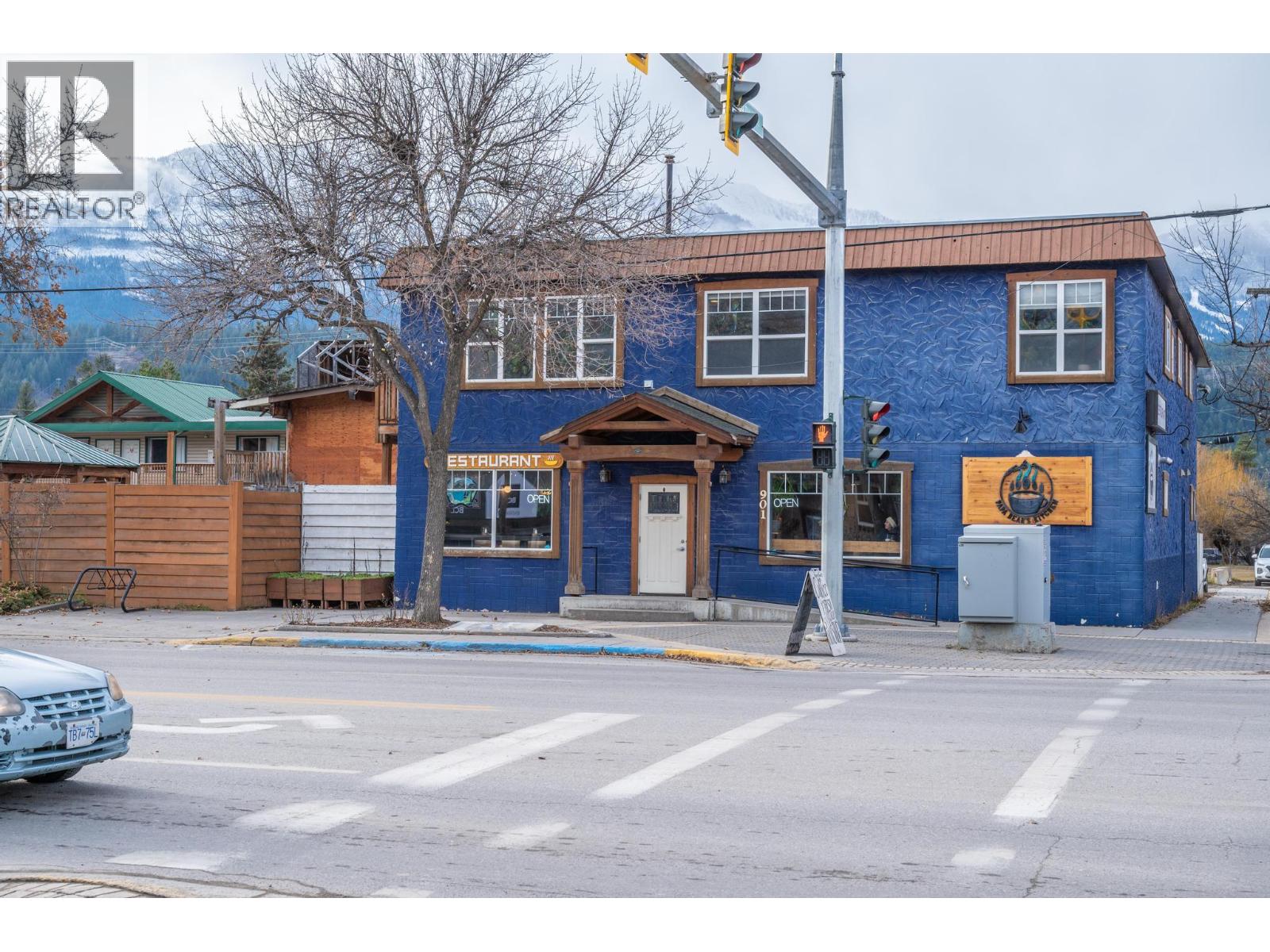 10th S Avenue Unit 901, Golden, BC V0A 1H0