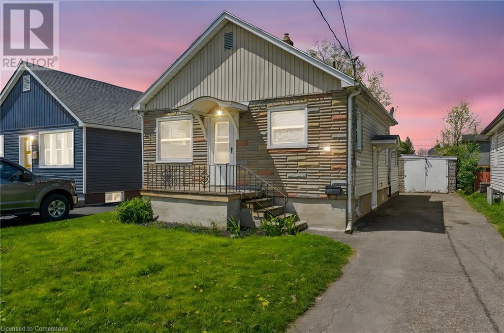 11 Marlborough Ave, St. Catharines, ON L2M 5T1