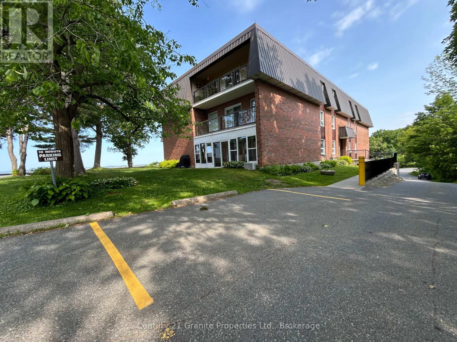 306 200 Beaconview Hts, Parry Sound, ON P2A 2E1