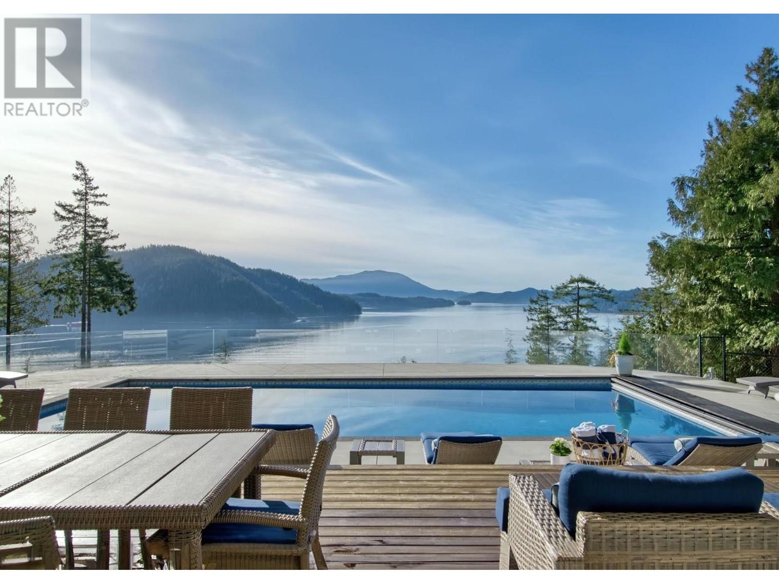 165 Witherby Rd, Gibsons, BC V0N 1V6