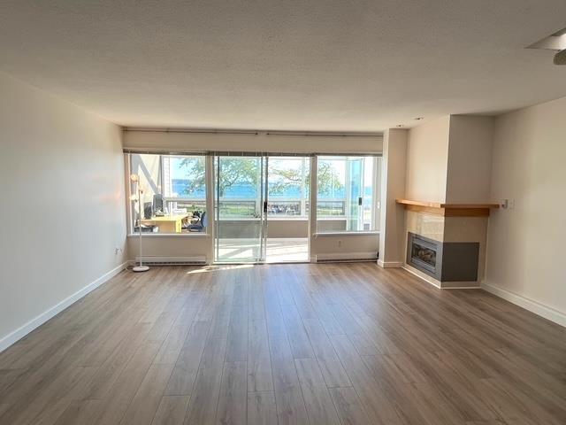 14831 Marine Dr, White Rock, BC V4B 1C1