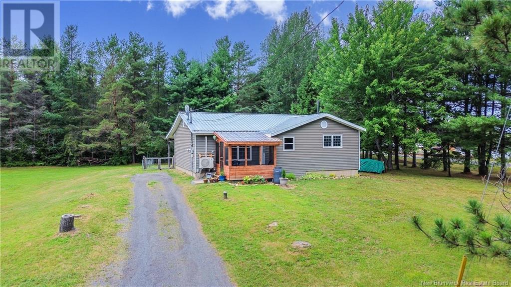 4 Currie Ave, Burton, NB E2V 3K9