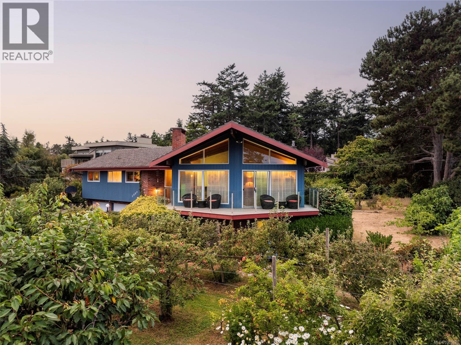 3990 Smugglers Cove Rd, Saanich, BC V8N 4M2