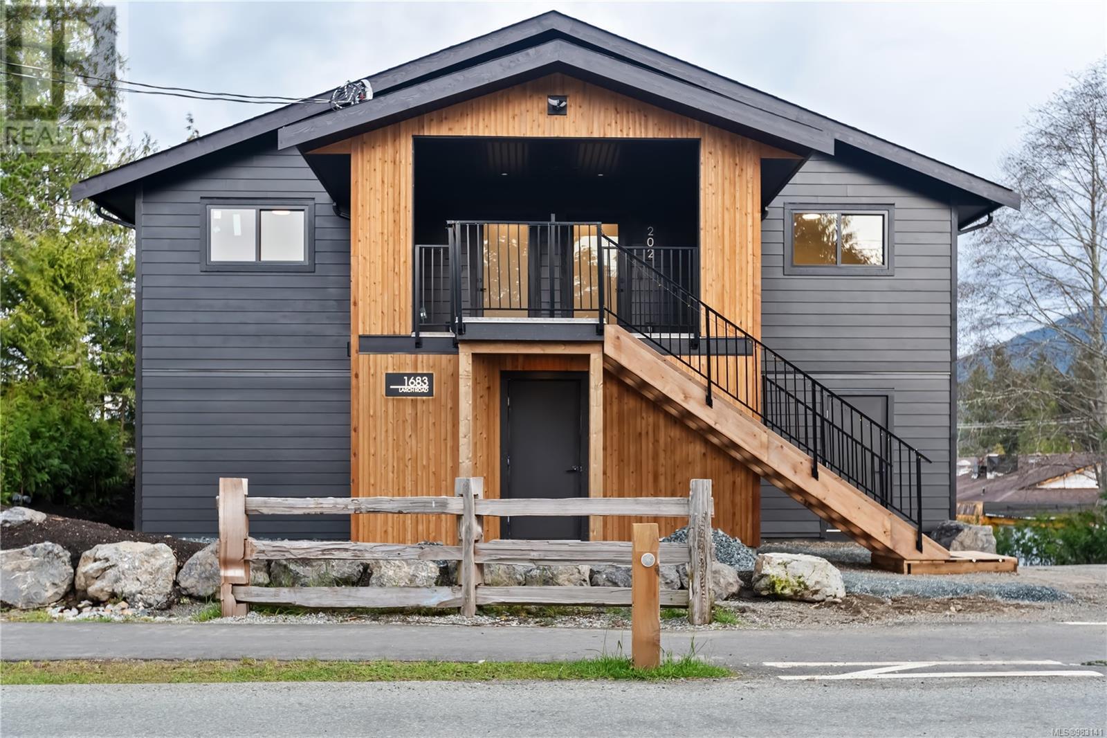 1683 Larch Rd Unit 201 Rd, Ucluelet, BC V0R 3A0