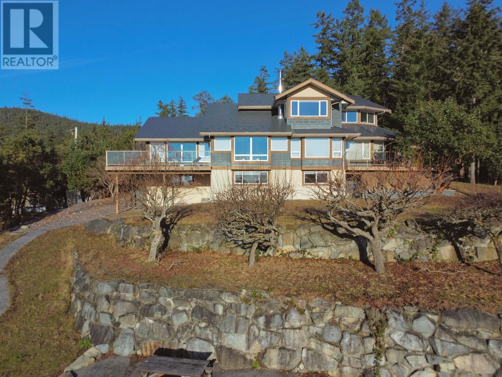 10339 Sunshine Coast Hwy, Halfmoon Bay, BC V7Z 1B7