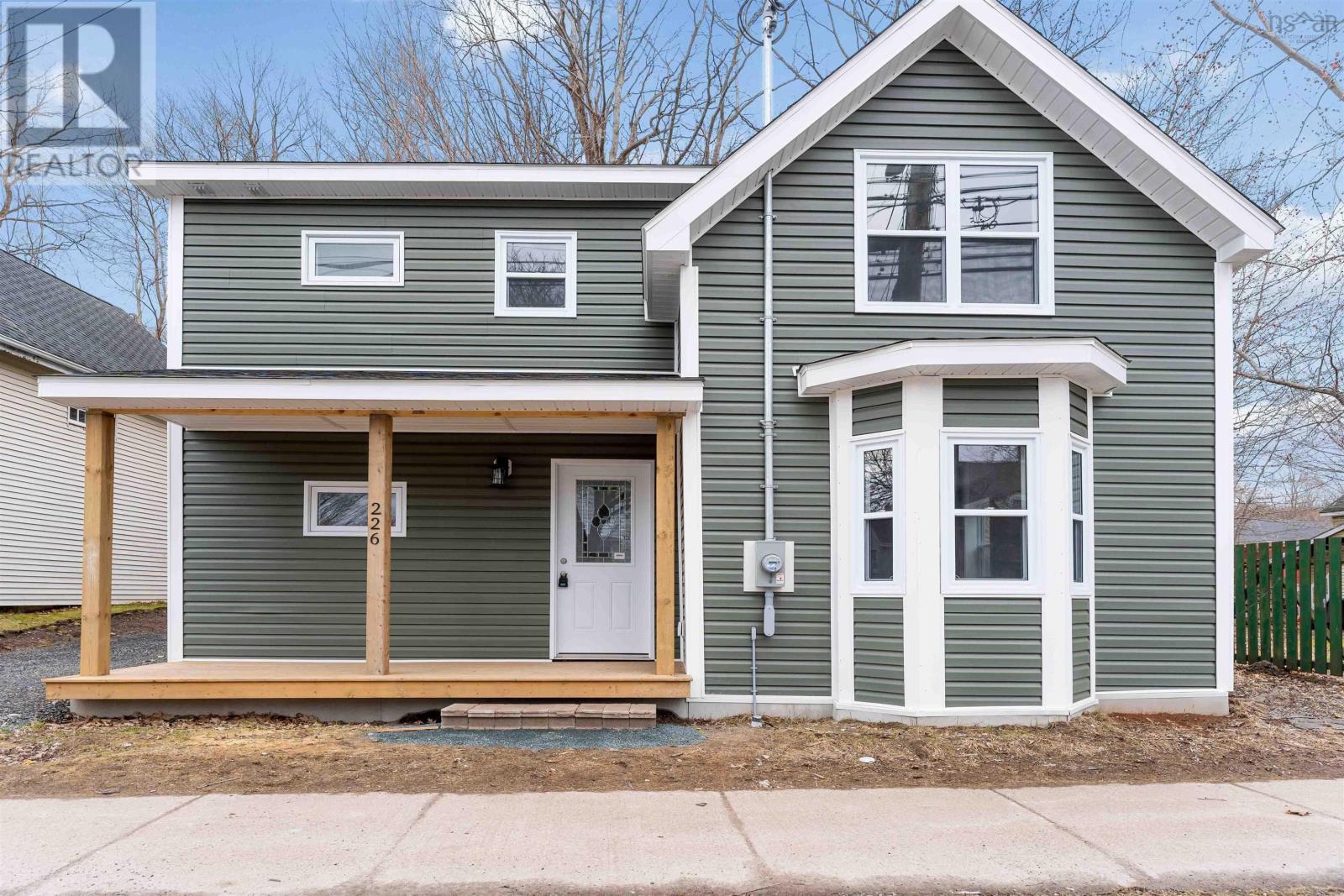 226 Main St, Kentville, NS B4N 1J9
