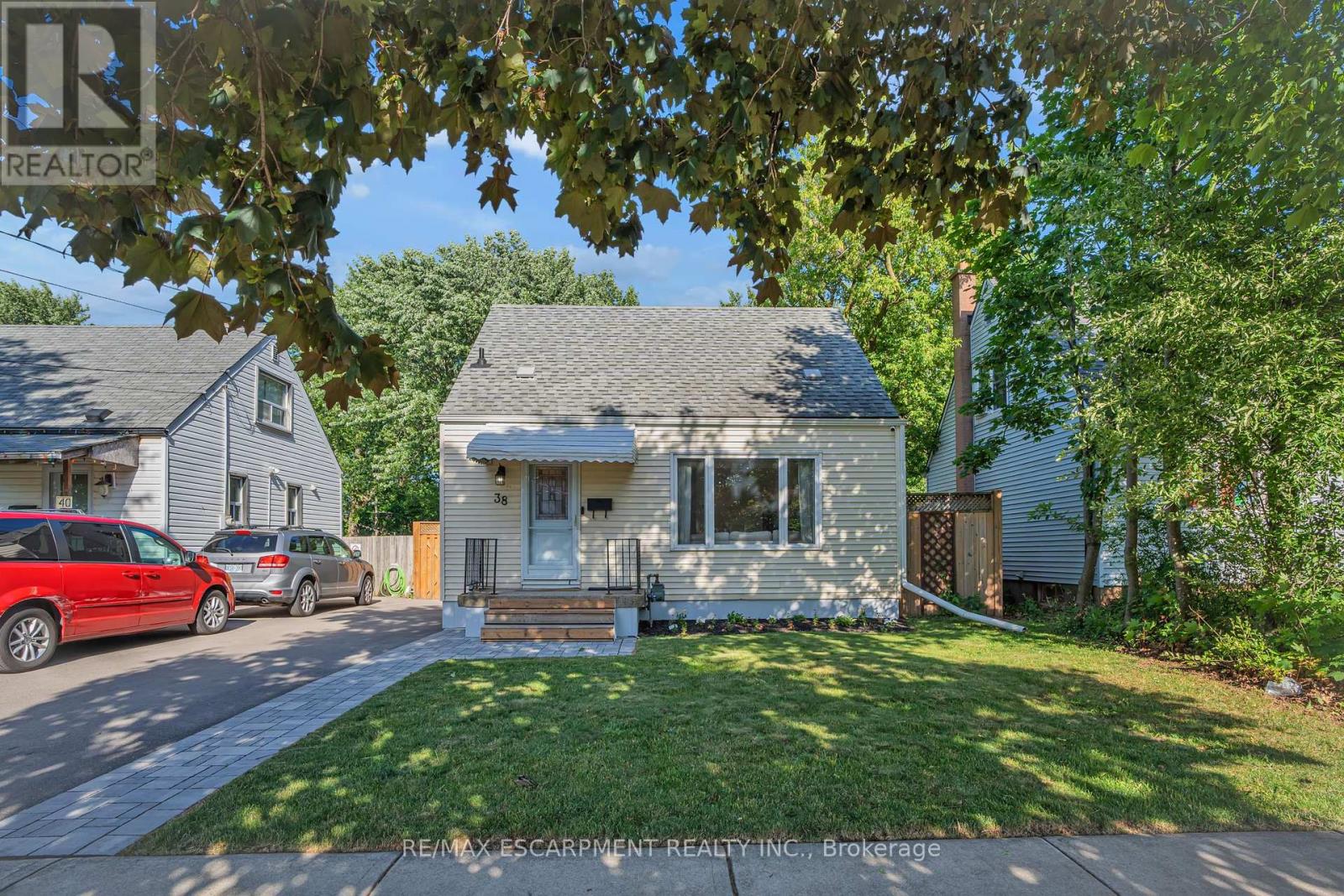 38 Eastvale Pl, Hamilton, ON L8H 1P1