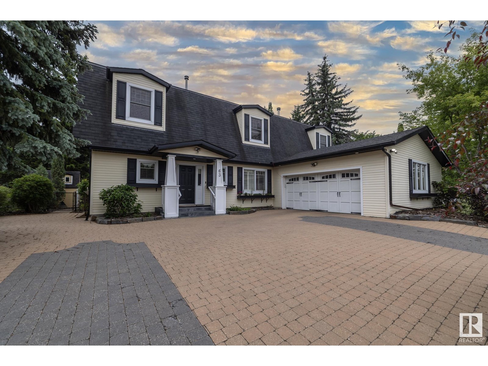 63 Fairway Dr NW, Edmonton, AB T6J 2C2