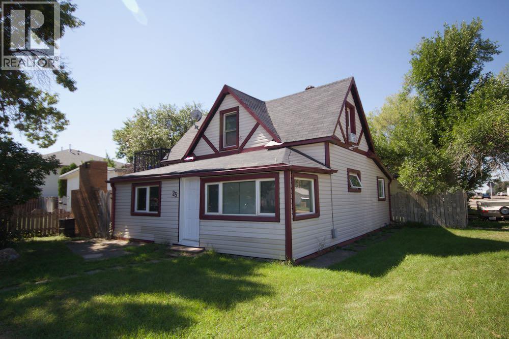 4 Street Ne Unit 25, Redcliff, AB T0J 2P0